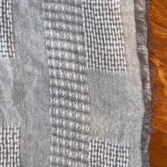 Lot of three scarves; gently used condition - Picture 3 of 4